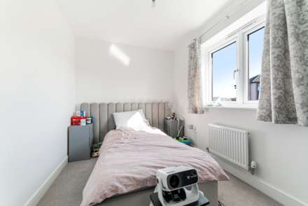 Criddle Avenue, Banwell - Almost Brand New Home, Image 15