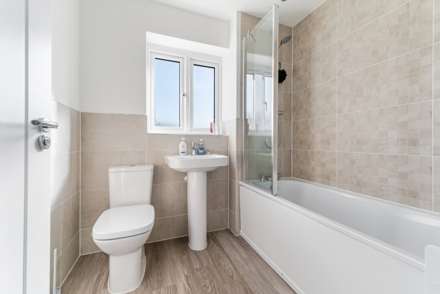 Criddle Avenue, Banwell - Almost Brand New Home, Image 16