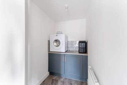 Criddle Avenue, Banwell - Almost Brand New Home, Image 5