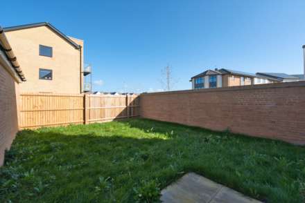 Criddle Avenue, Banwell - Almost Brand New Home, Image 9