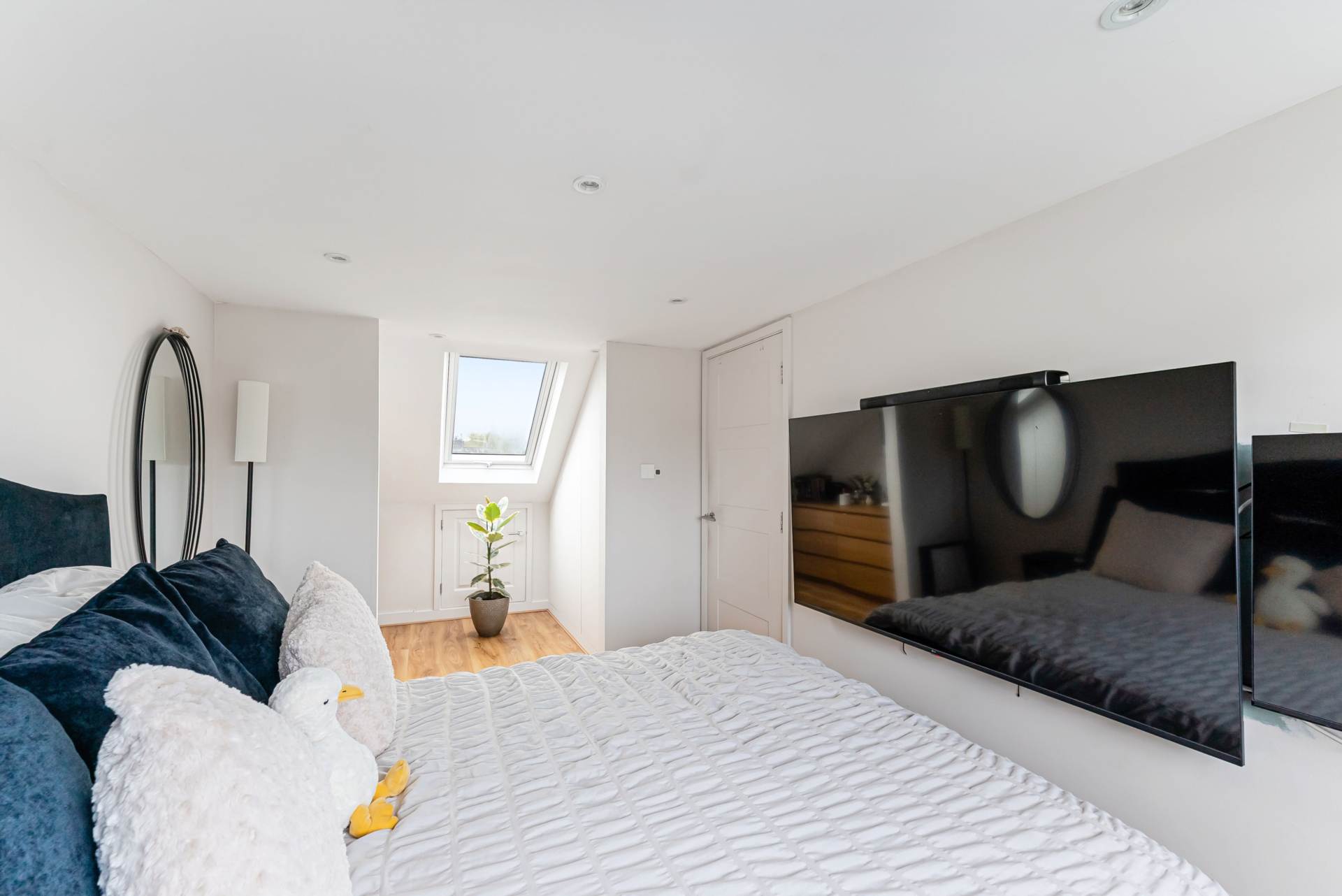 Close to Hospital**4-5 Double Bedrooms**Wheelchair Friendly with Lift Access to First Floor**Versatile Accommodation**, Image 20