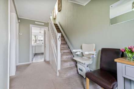 Weston super Mare**Close to Hospital**Great Family Home**Good Size Corner Plot**, Image 3