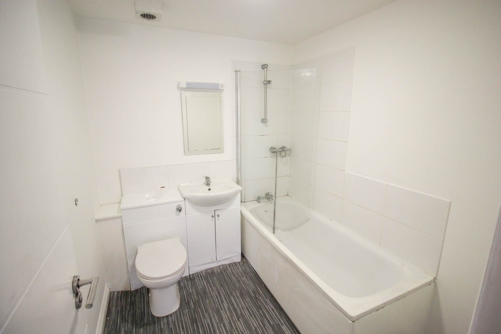 Weston-super-Mare**Centrally Located**20 ' x 16' Open Plan Living Area**Two Double Bedrooms**, Image 8