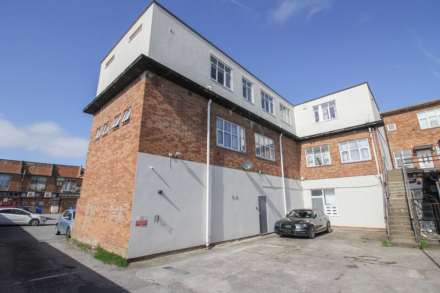 Weston-super-Mare**Centrally Located**20 ' x 16' Open Plan Living Area**Two Double Bedrooms**, Image 11