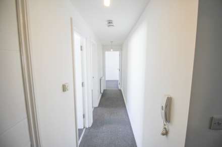 Weston-super-Mare**Centrally Located**20 ' x 16' Open Plan Living Area**Two Double Bedrooms**, Image 4