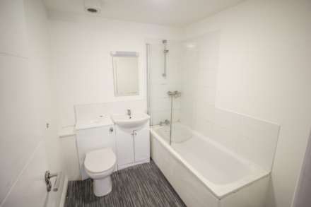 Weston-super-Mare**Centrally Located**20 ' x 16' Open Plan Living Area**Two Double Bedrooms**, Image 8