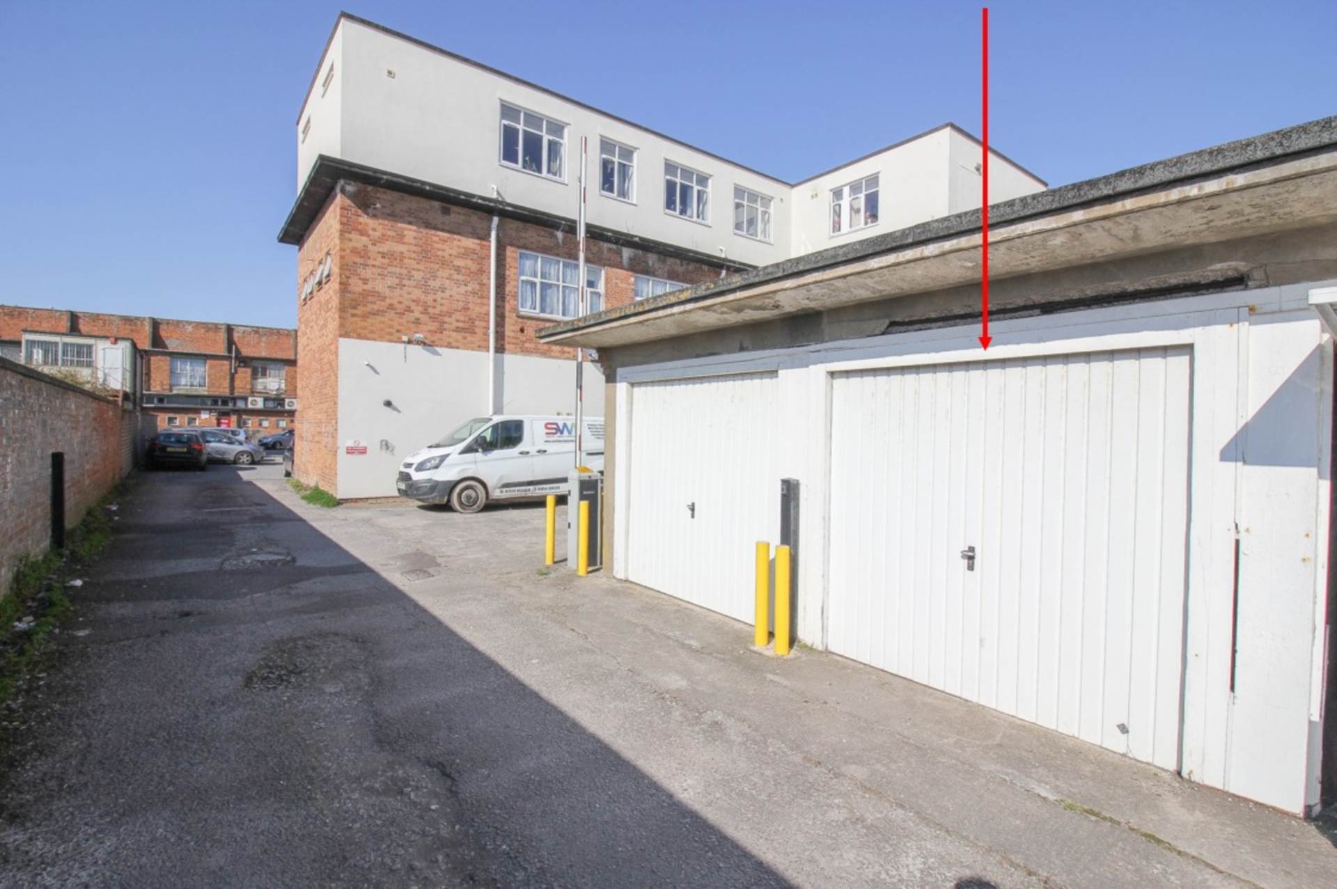 CENTRALLY LOCATED**WATERLOO STREET**, Image 1
