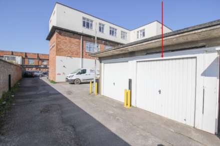 CENTRALLY LOCATED**WATERLOO STREET**, Image 1