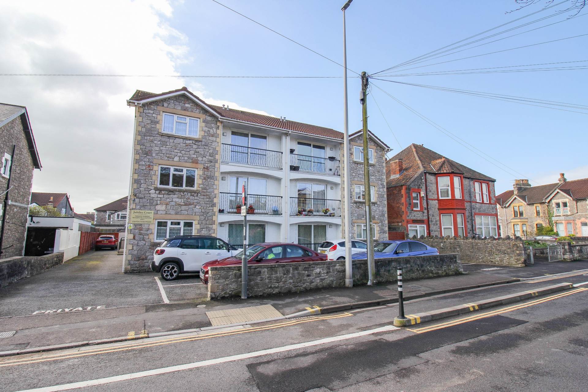 Central Level Location**Over 60's**Lift Access**close to all Amenities**, Image 1