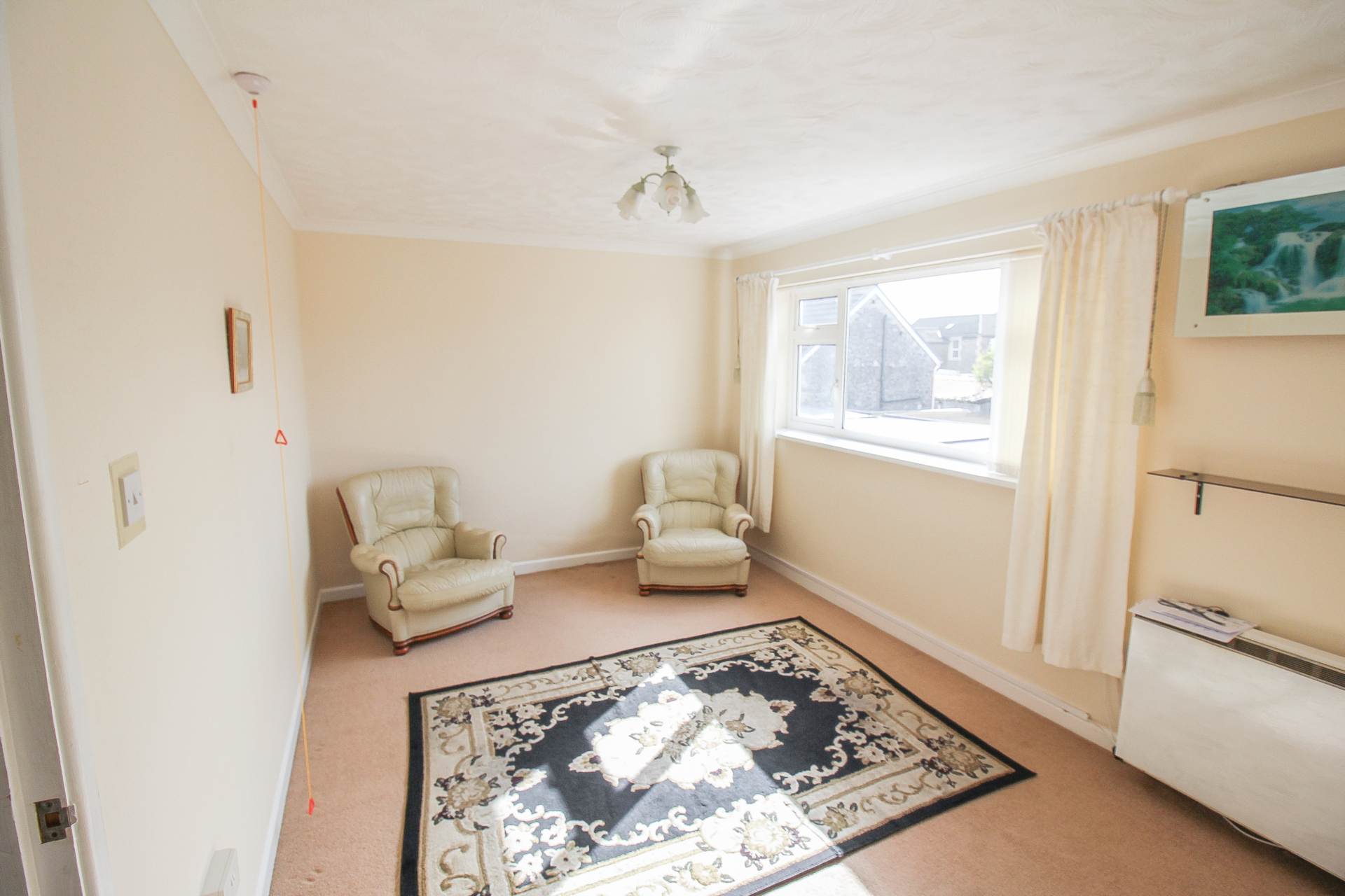 Central Level Location**Over 60's**Lift Access**close to all Amenities**, Image 3