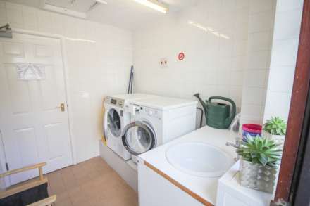 Central Level Location**Over 60's**Lift Access**close to all Amenities**, Image 10