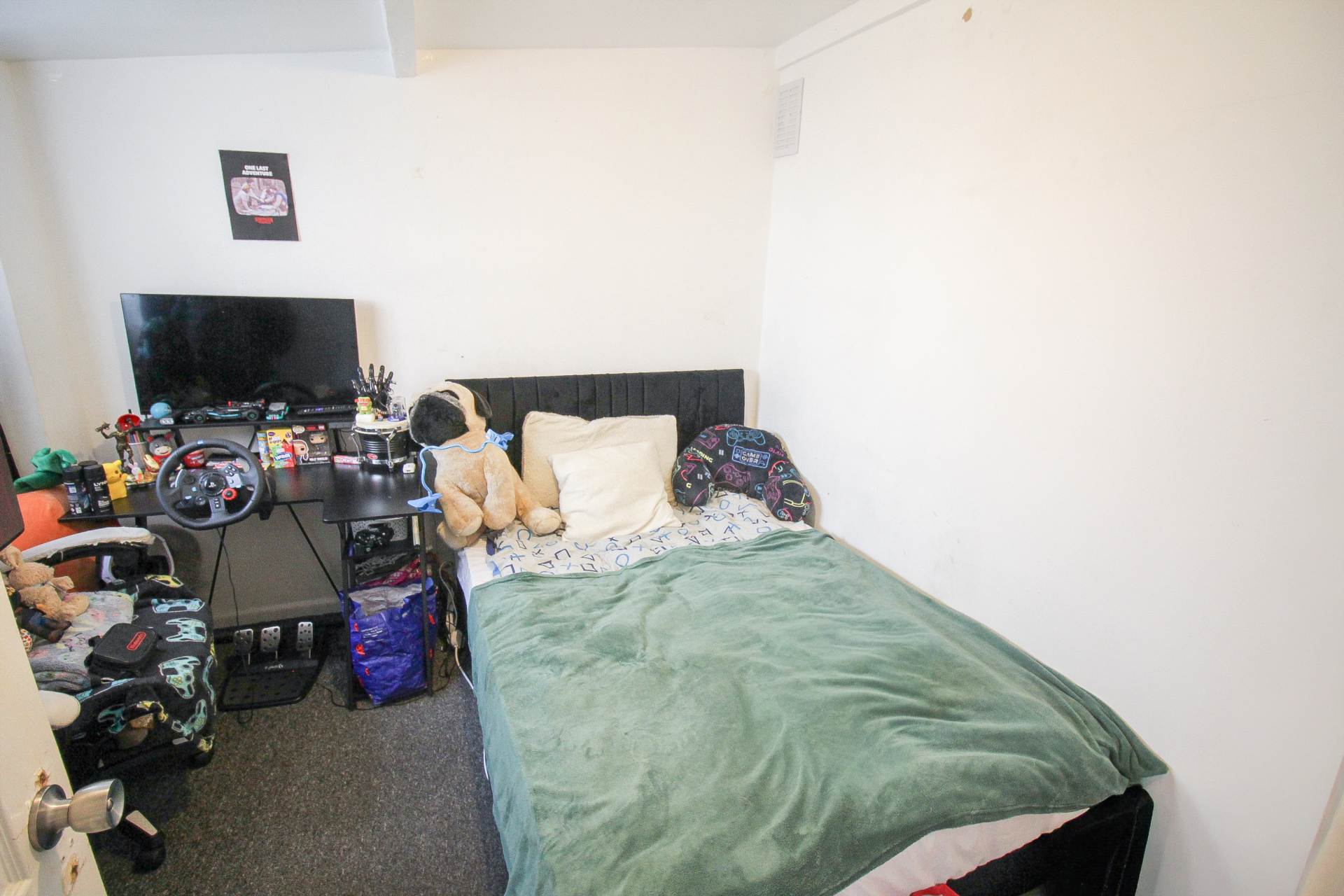 Central Location**1-2 bedrooms**Courtyard**Off Street Parking**, Image 4