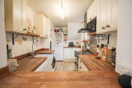 Hutton 3 Bedroom, Image 9