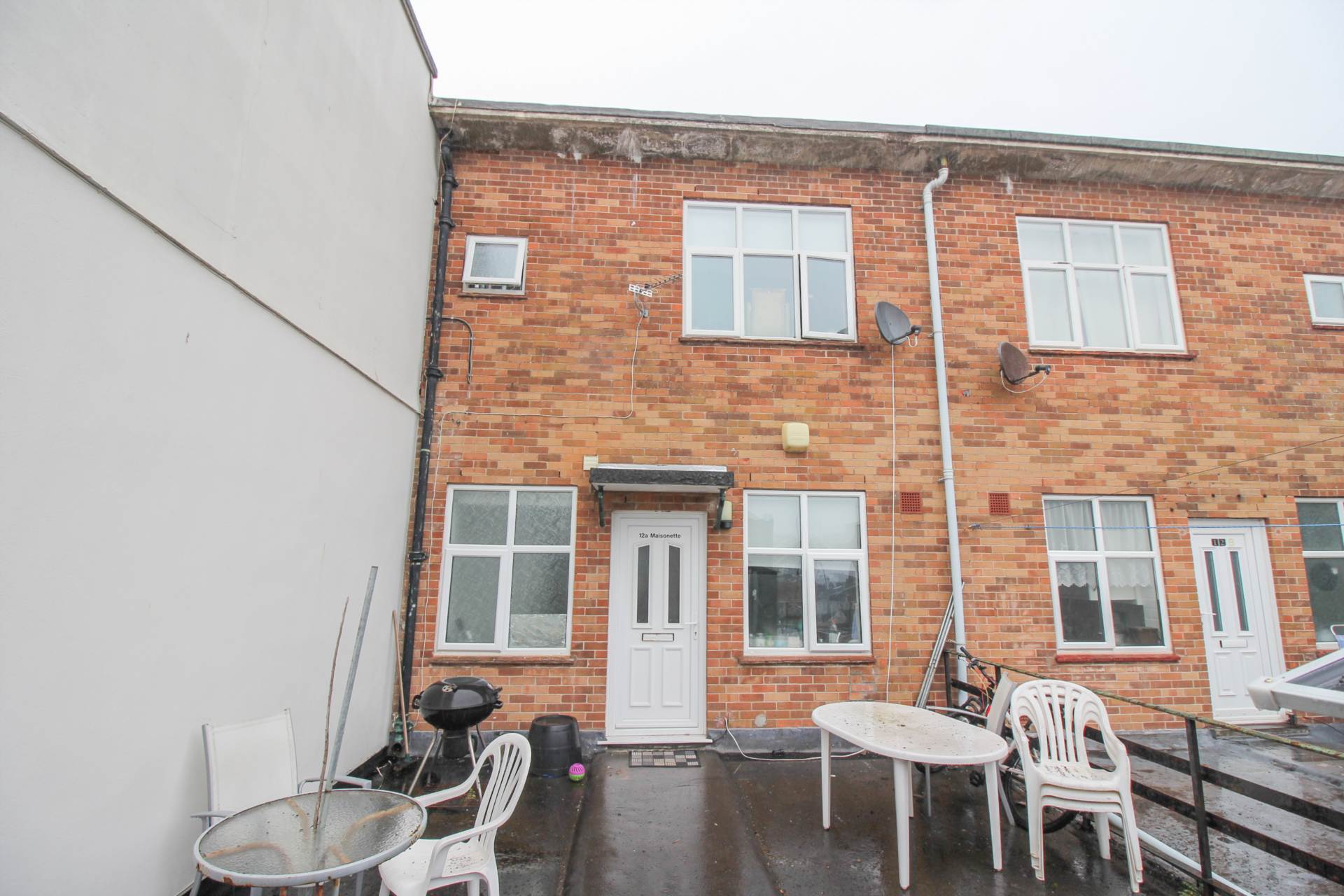 Waterloo Street, **16' x 12' lounge**3 bedrooms**bathroom and Cloakroom**Outside Area**, Image 1