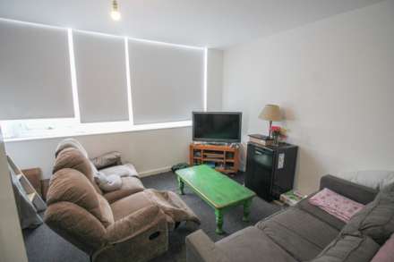 Waterloo Street, **16' x 12' lounge**3 bedrooms**bathroom and Cloakroom**Outside Area**, Image 3