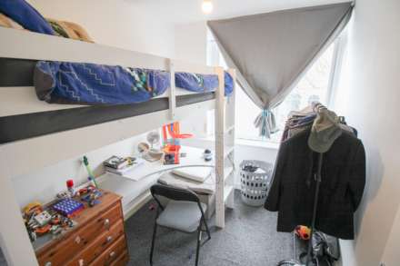 Waterloo Street, **16' x 12' lounge**3 bedrooms**bathroom and Cloakroom**Outside Area**, Image 9