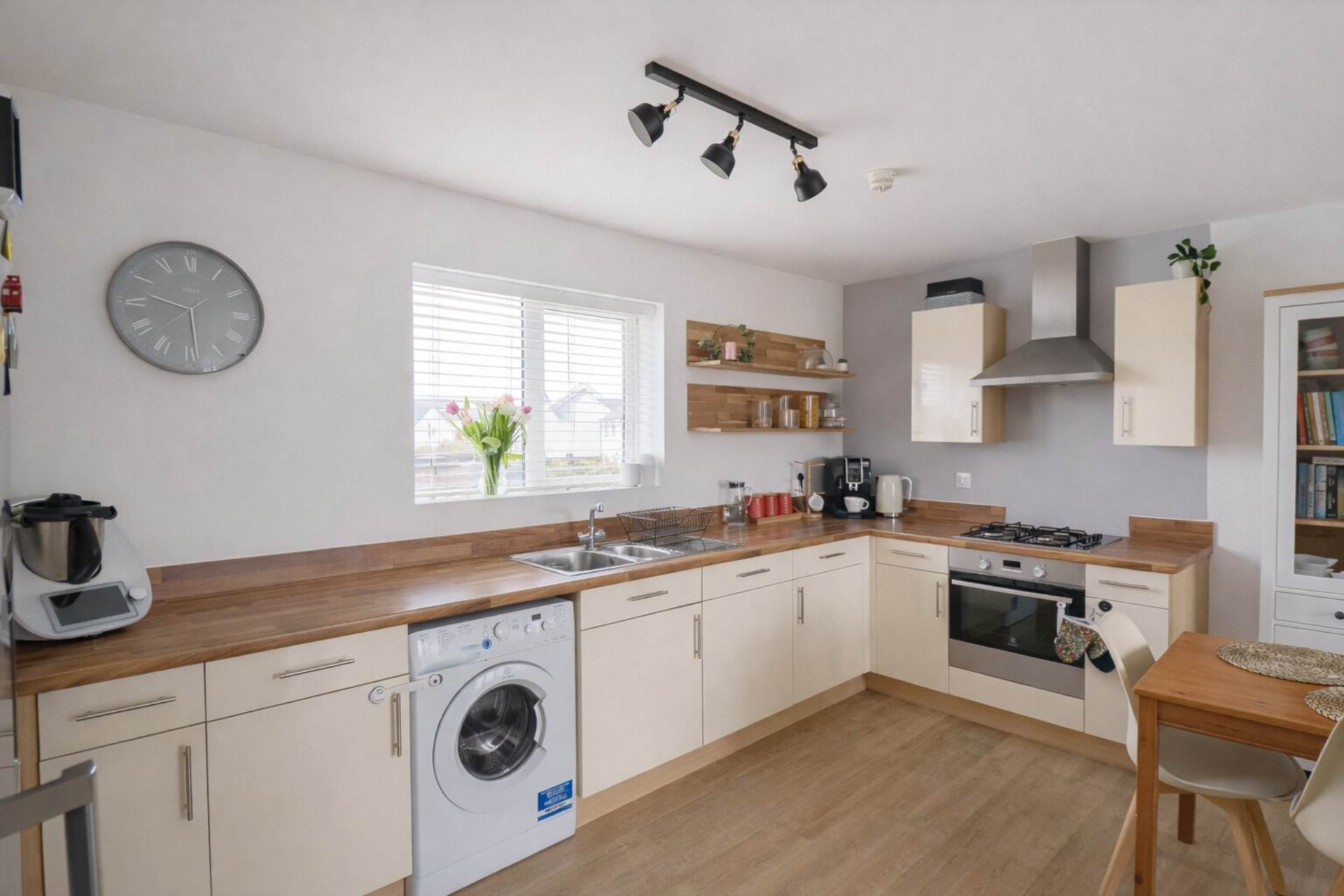 Airoh End, Haywood Village, Image 10