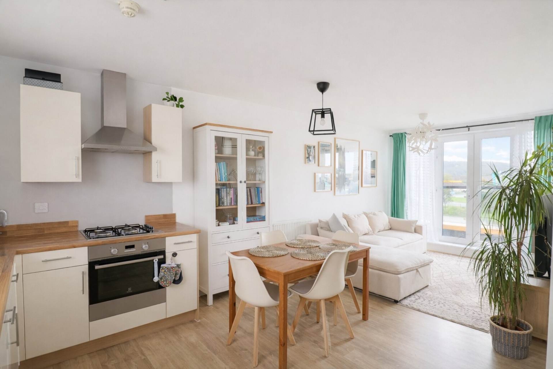 Airoh End, Haywood Village, Image 3