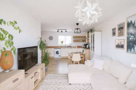 Airoh End, Haywood Village, Image 8