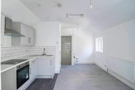 Lovers Walk, Great First Time Buyers Opportunity, Image 5