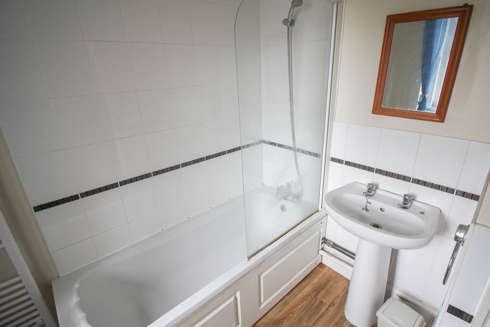 South Ward**New 999 Year Lease**Two Double Bedrooms**Light & spacious Throughout**, Image 10