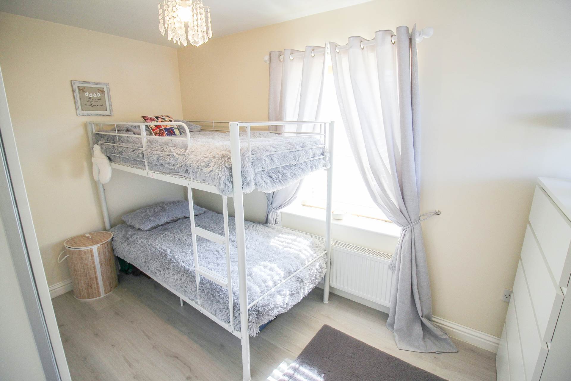 High Street**Charming Semi Detached Period Cottage** Sunny Private Garden**Off Street Parking 2-3 Cars**, Image 11