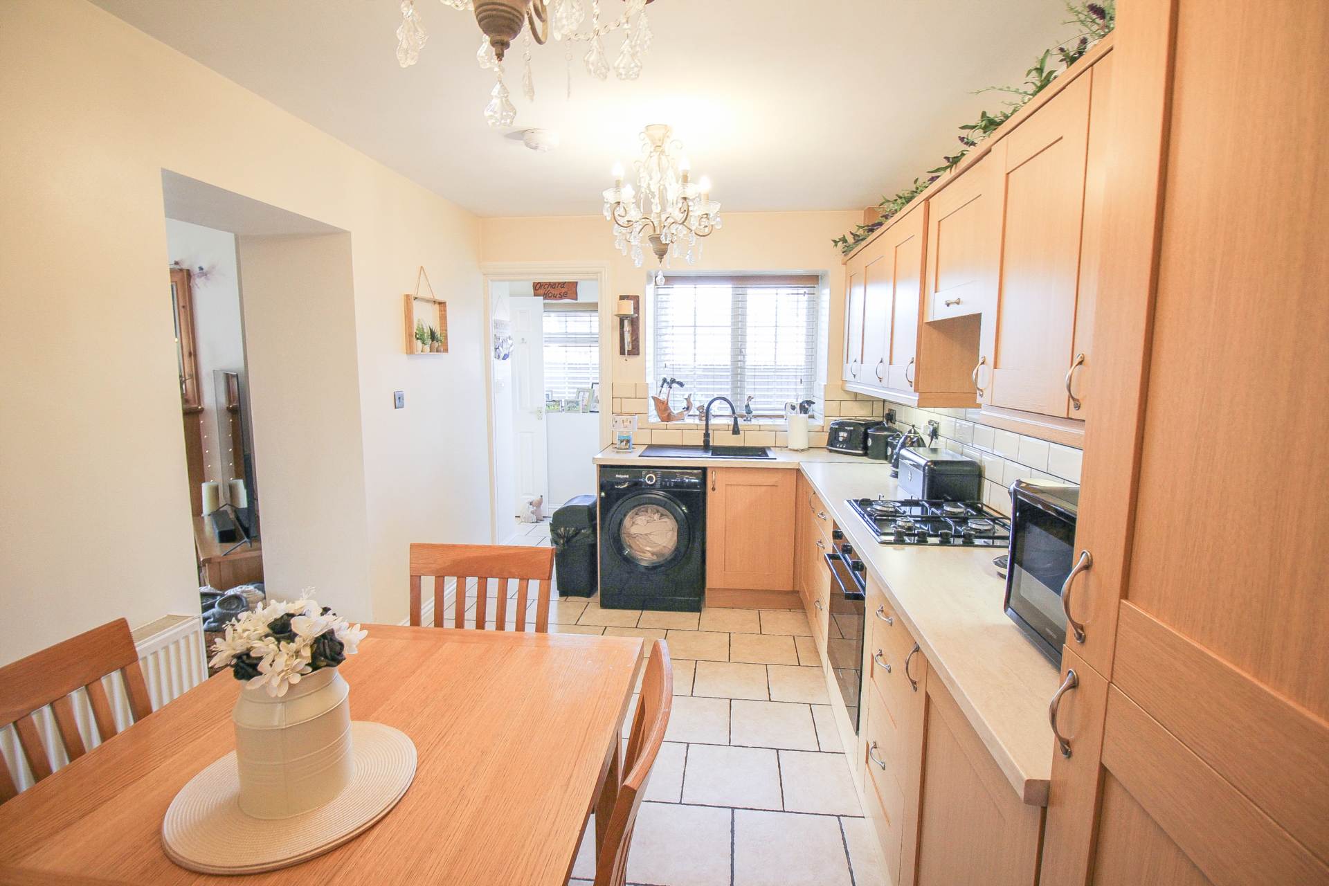 High Street**Charming Semi Detached Period Cottage** Sunny Private Garden**Off Street Parking 2-3 Cars**, Image 4