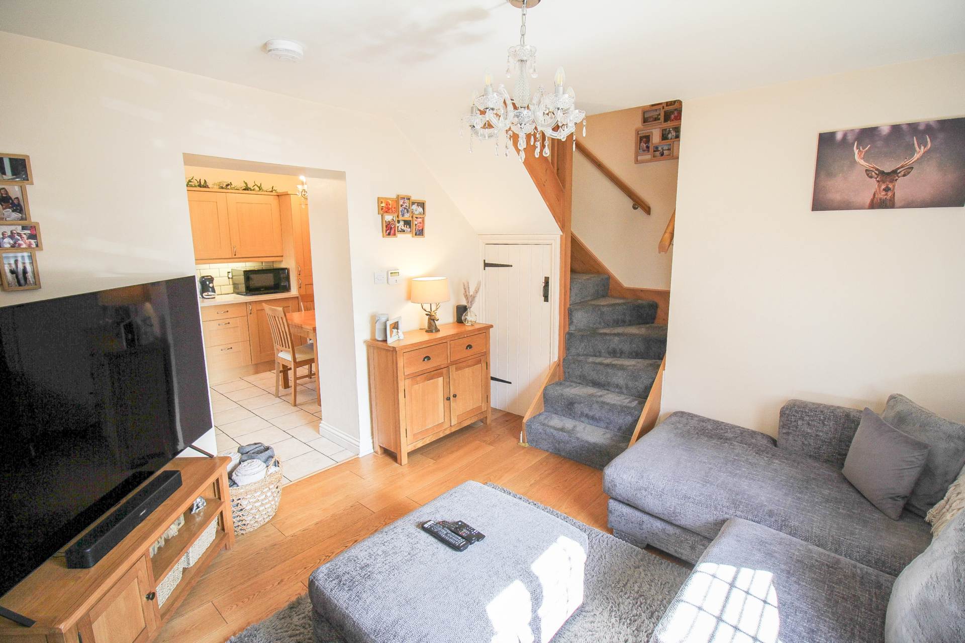 High Street**Charming Semi Detached Period Cottage** Sunny Private Garden**Off Street Parking 2-3 Cars**, Image 5