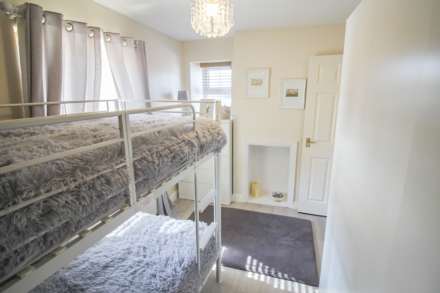 High Street**Charming Semi Detached Period Cottage** Sunny Private Garden**Off Street Parking 2-3 Cars**, Image 10