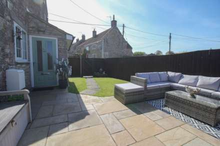 High Street**Charming Semi Detached Period Cottage** Sunny Private Garden**Off Street Parking 2-3 Cars**, Image 2