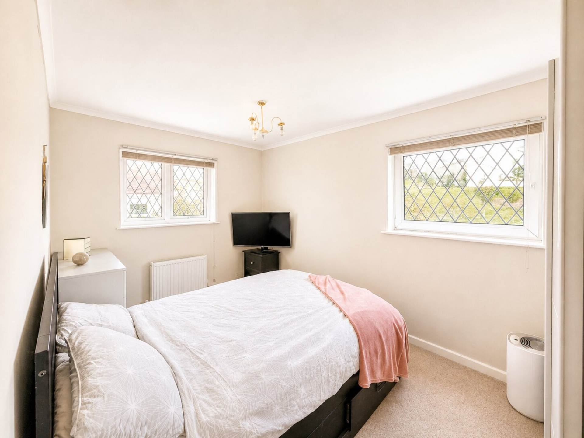 Ashcombe Gardens, Milton, Image 11