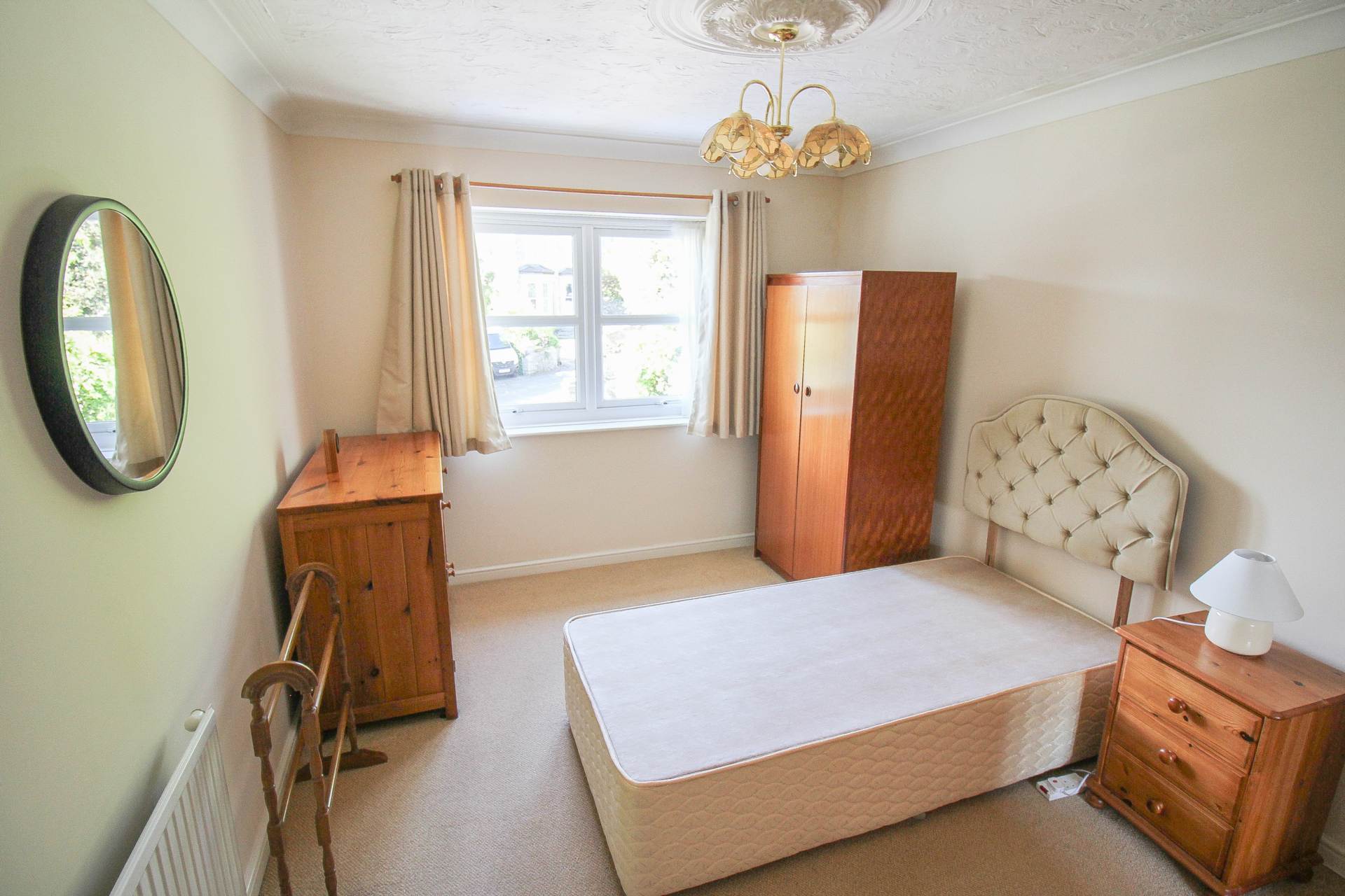 Hill Road** Own Entrance**Well Managed Block of 7 Flats**Super Location**2 Bedrooms**Parking**, Image 10