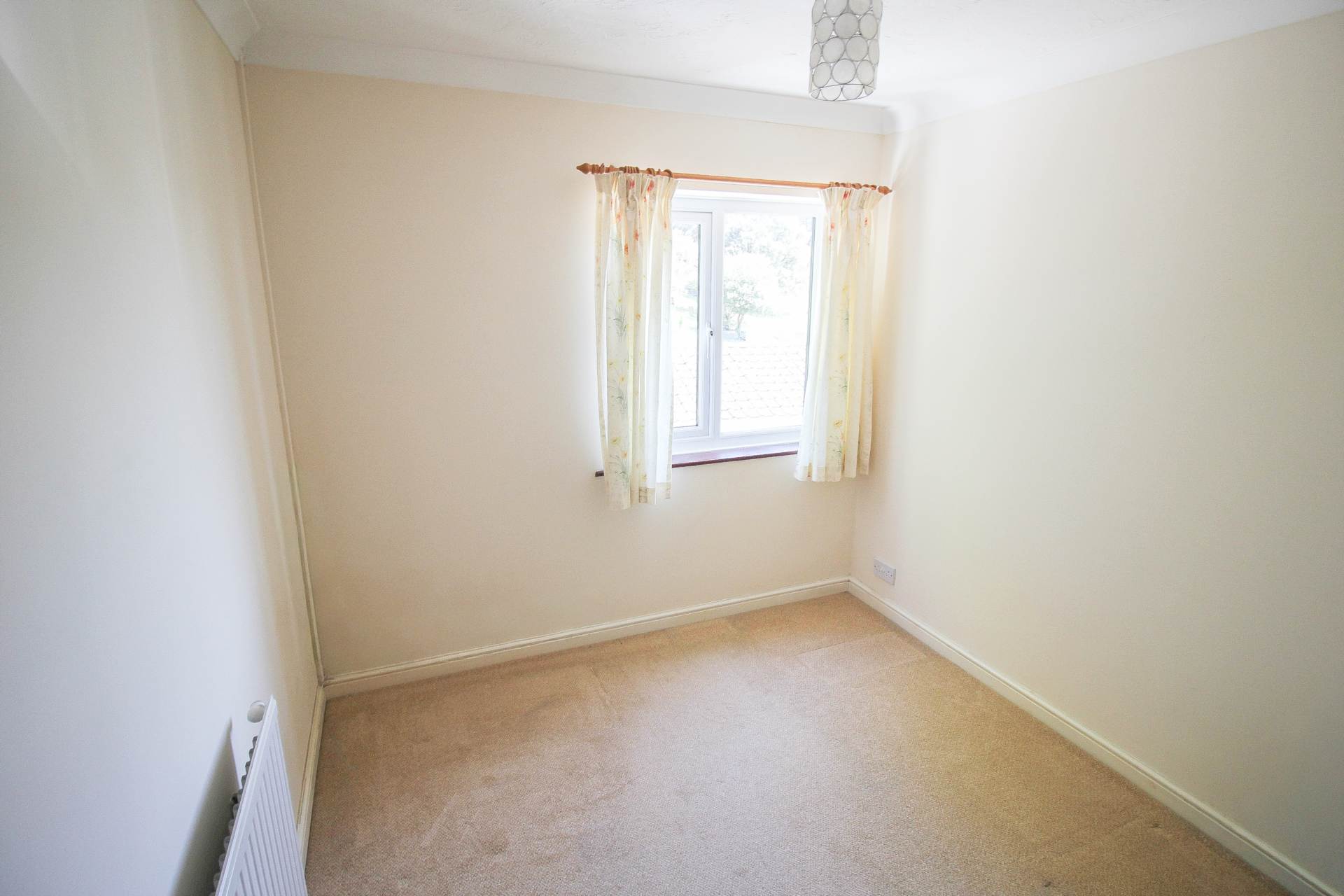 Hill Road** Own Entrance**Well Managed Block of 7 Flats**Super Location**2 Bedrooms**Parking**, Image 11