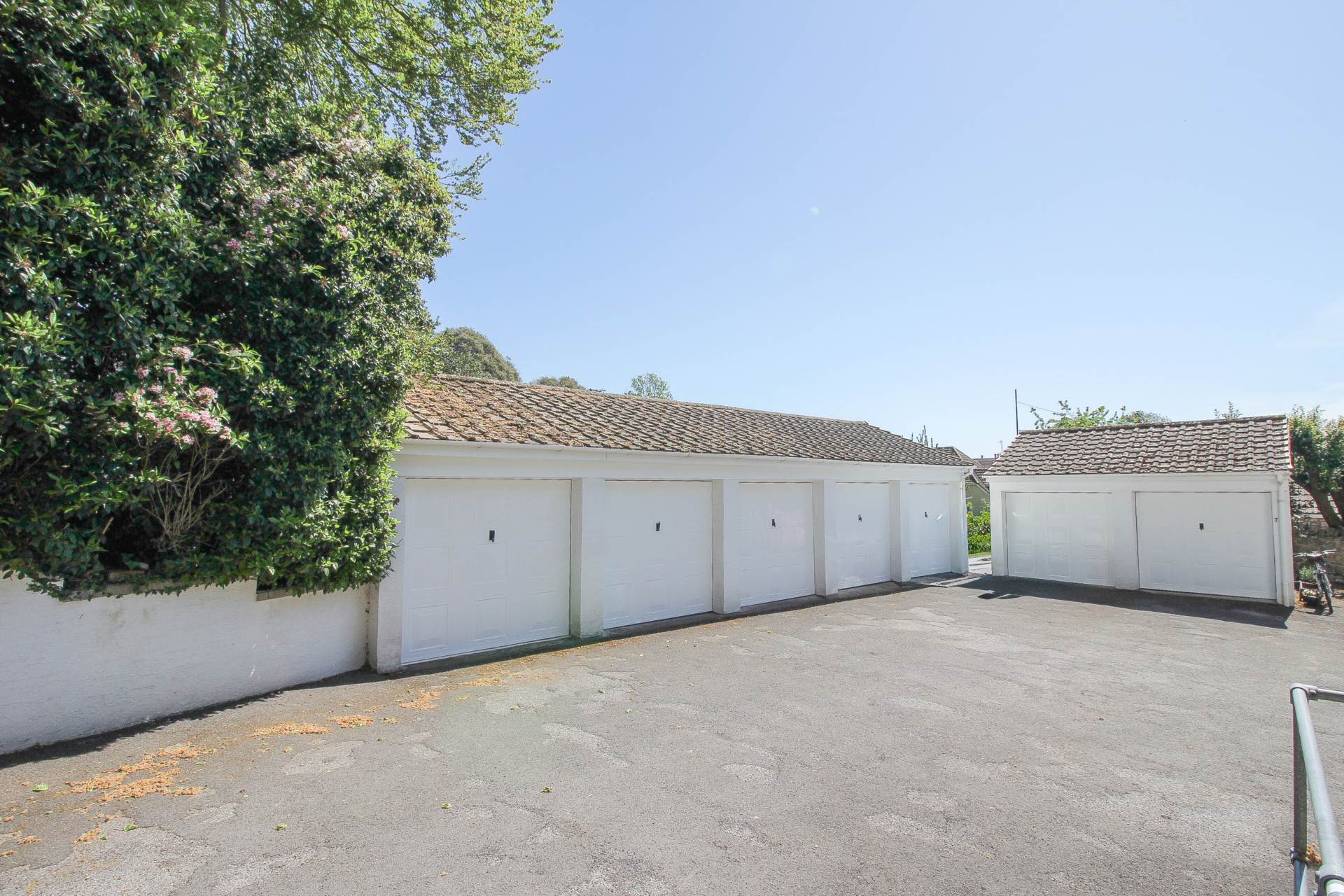 Hill Road** Own Entrance**Well Managed Block of 7 Flats**Super Location**2 Bedrooms**Parking**, Image 14