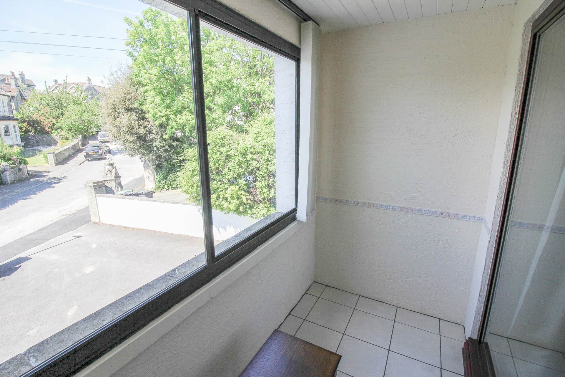 Hill Road** Own Entrance**Well Managed Block of 7 Flats**Super Location**2 Bedrooms**Parking**, Image 5