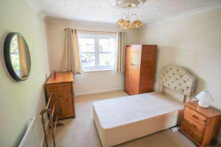 Hill Road** Own Entrance**Well Managed Block of 7 Flats**Super Location**2 Bedrooms**Parking**, Image 10