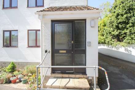 Hill Road** Own Entrance**Well Managed Block of 7 Flats**Super Location**2 Bedrooms**Parking**, Image 15