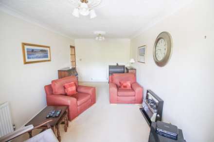 Hill Road** Own Entrance**Well Managed Block of 7 Flats**Super Location**2 Bedrooms**Parking**, Image 3