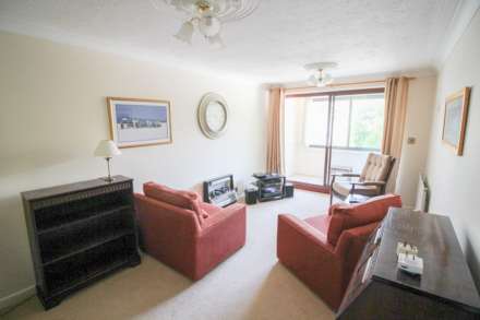 Hill Road** Own Entrance**Well Managed Block of 7 Flats**Super Location**2 Bedrooms**Parking**, Image 4