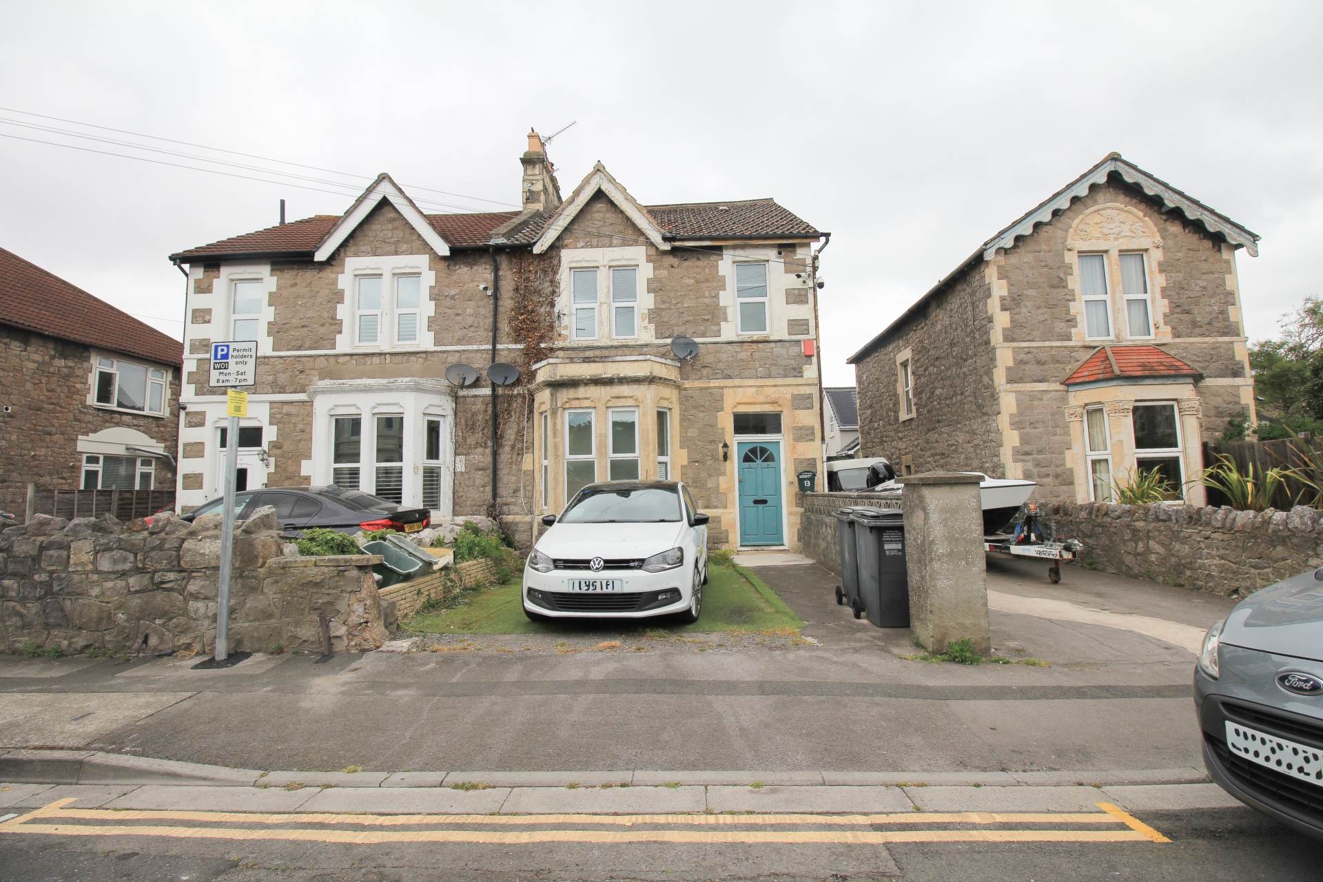 Charming 2-Bedroom First Floor Flat, Image 1