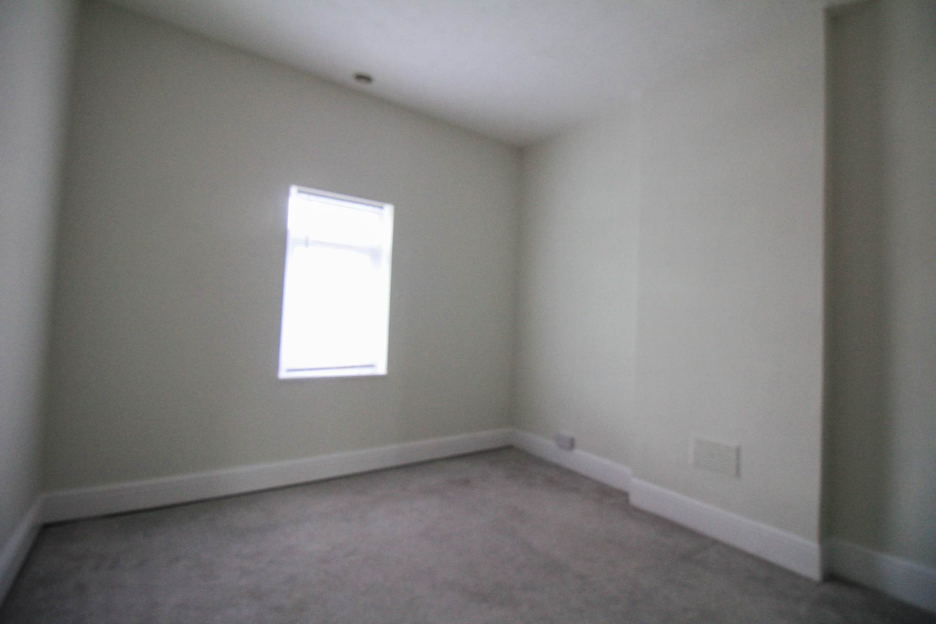 Charming 2-Bedroom First Floor Flat, Image 4