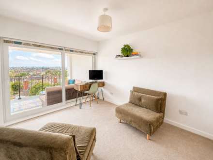 Trewartha Close, Hillside, Image 26