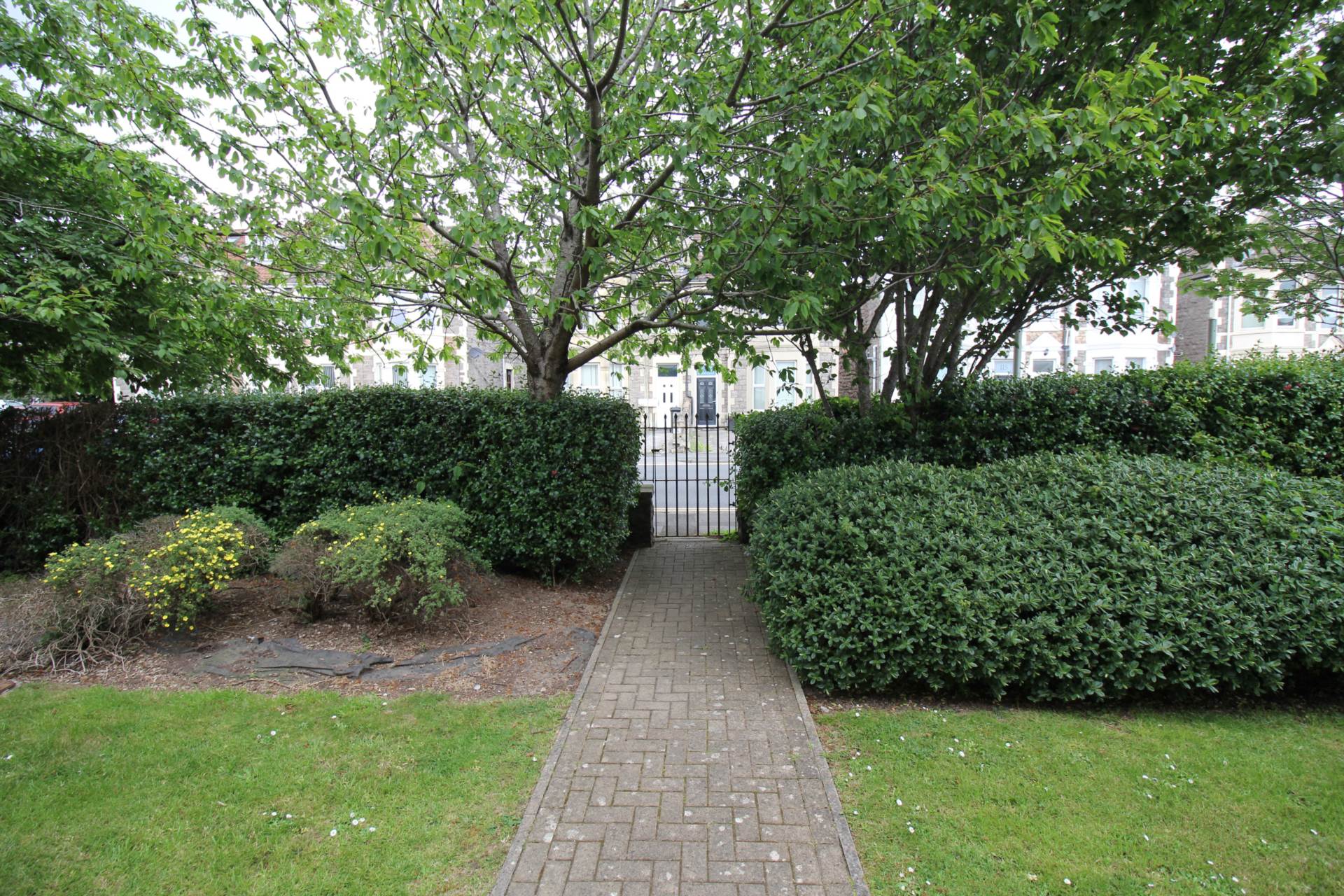 St Saviours Church**Own Entrance**Versatile Layout**Allocated Parking**Super Location**, Image 15