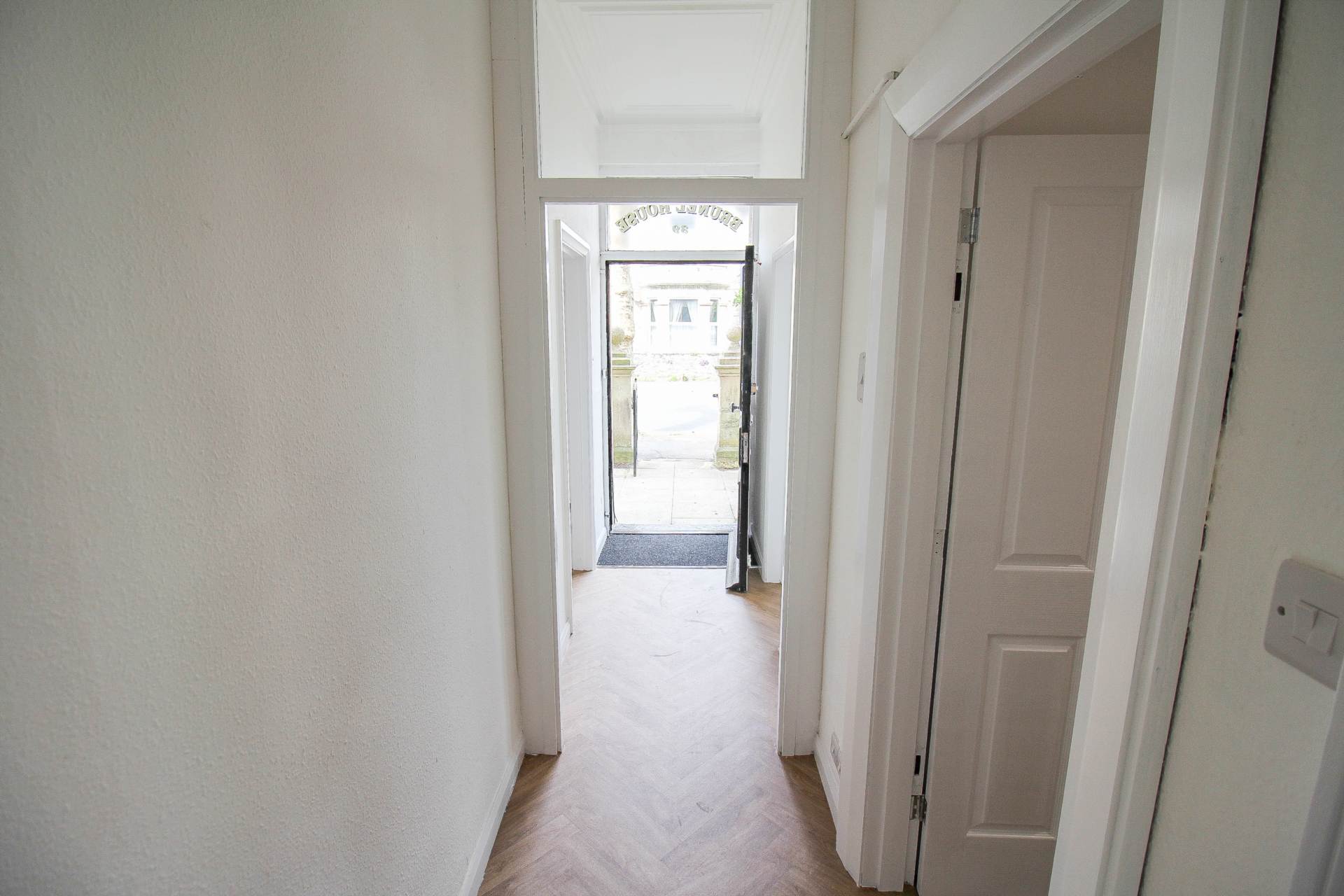 South Ward**2 Bedrooms**Garden Area**New Kitchen & Shower Room**Parking**, Image 4