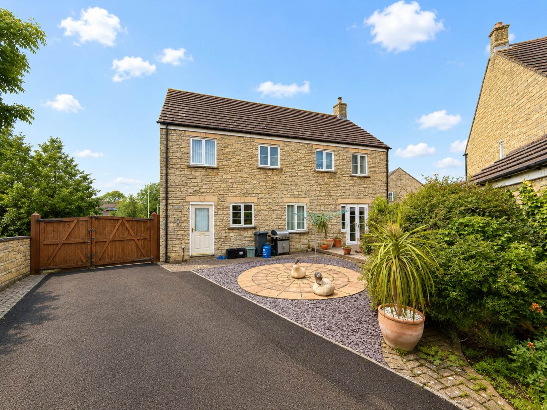 Pastures Avenue, St Georges, Image 24