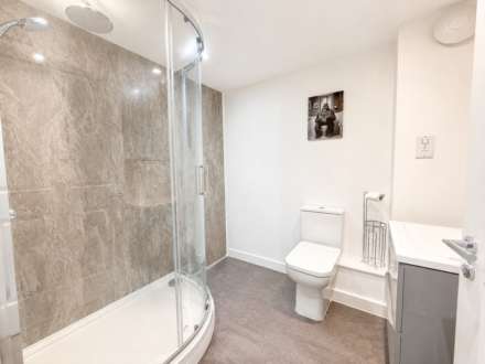 Bristol Road Lower, Hillside - Modern Apartment, Image 11