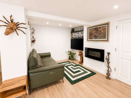 Bristol Road Lower, Hillside - Modern Apartment, Image 4