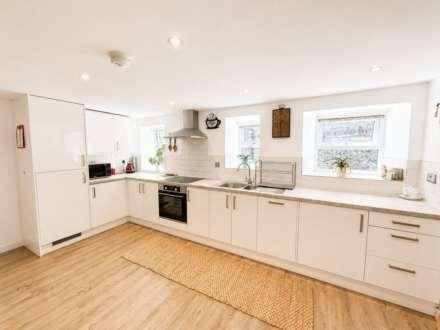 Bristol Road Lower, Hillside - Modern Apartment, Image 5