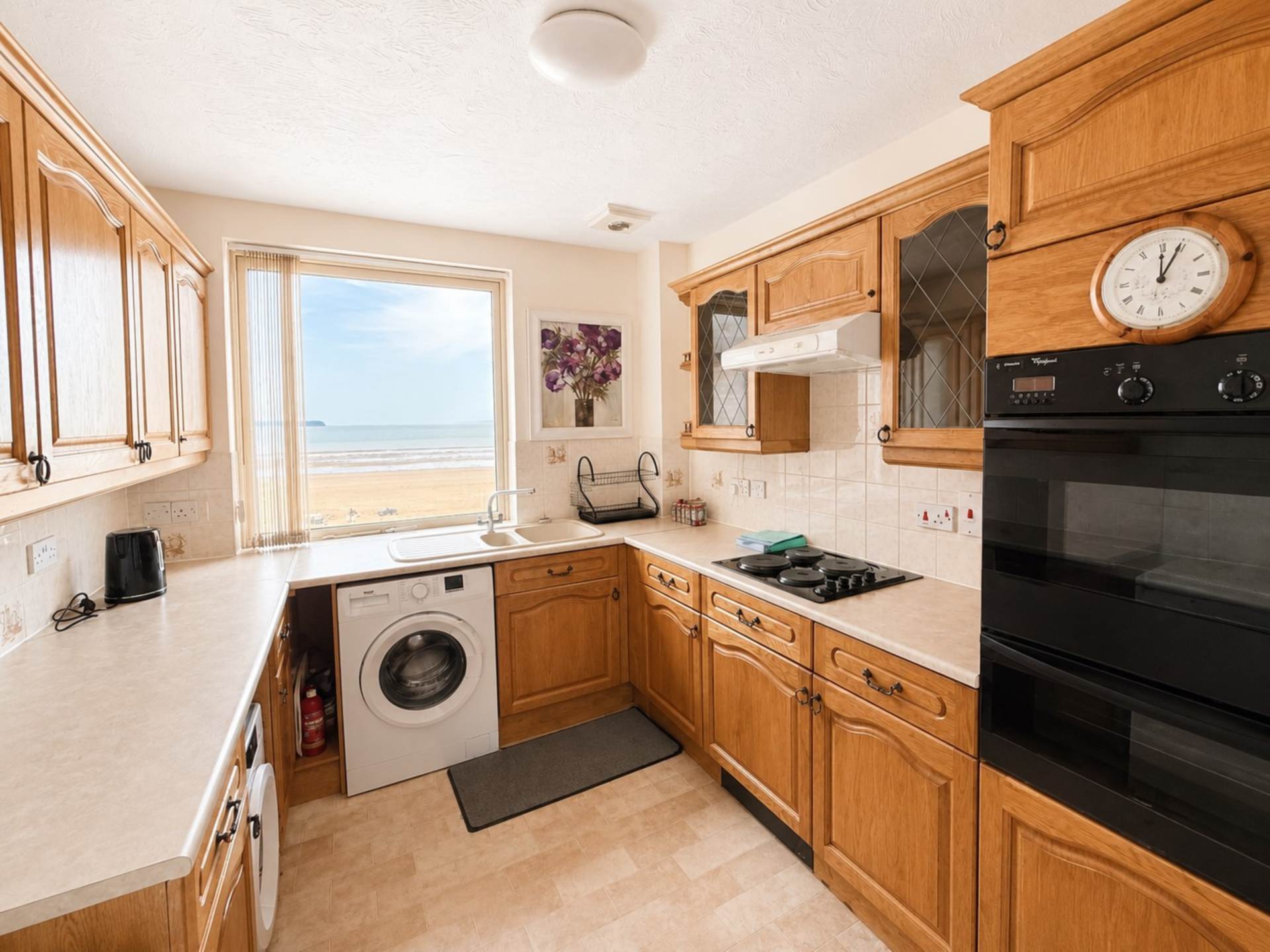 Carlton Mansions, Sea Front Penthouse Apartment, Image 13
