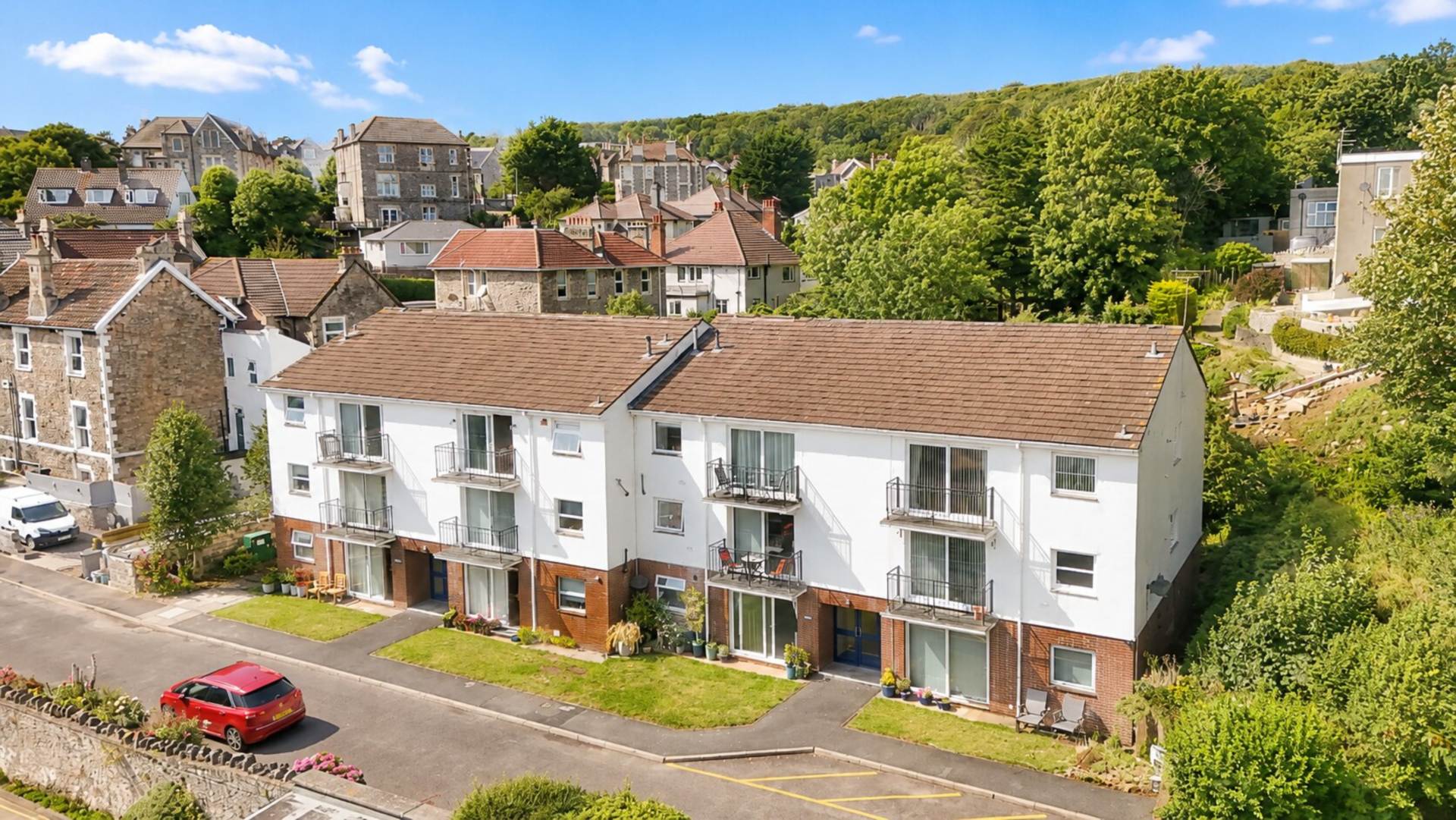 Arundell Court**Ground Floor**Totally Renovated**two Bedrooms**Patio Area**2 Minutes to Town**, Image 1